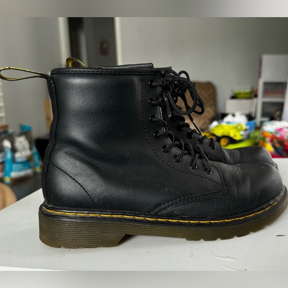 Women’s size 5 doc martens - Picture 1 of 5
